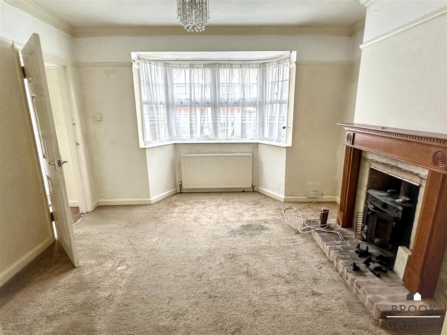 3 Bedroom House. Downs Avenue in Eastbourne,  5